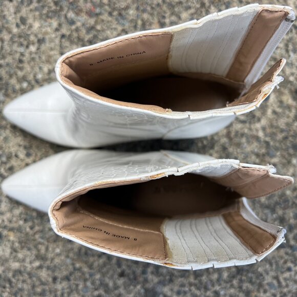 Pretty Little Thing White Croc Block Heel Point Boot, in size US 8 - Picture 3 of 7